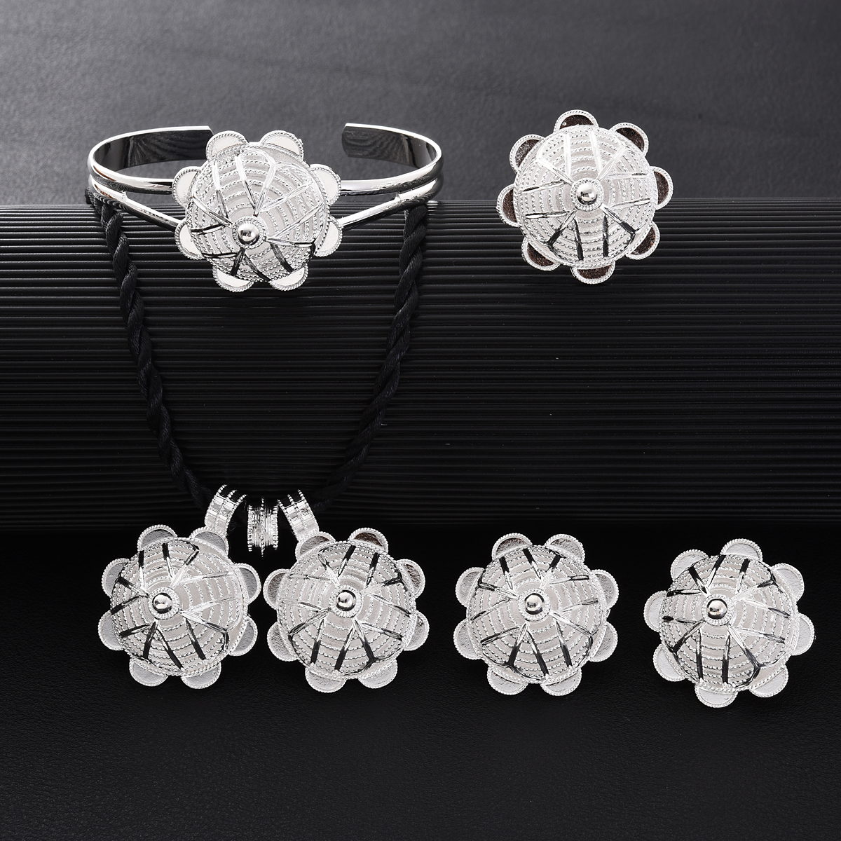 Africa Silver Color Jewelry Ac - Men'S Accessories Dubai recension och pris
