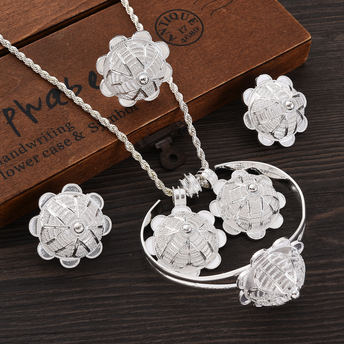 Africa Silver Color Jewelry Ac - Men'S Accessories Dubai recension och pris