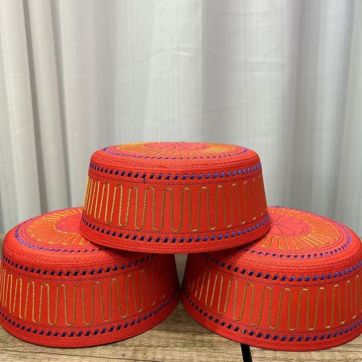Muslim Caps Red Black for Men  - Men'S Accessories Dubai recension och pris