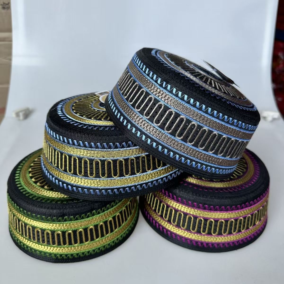 Muslim Caps Red Black for Men  - Men'S Accessories Dubai recension och pris