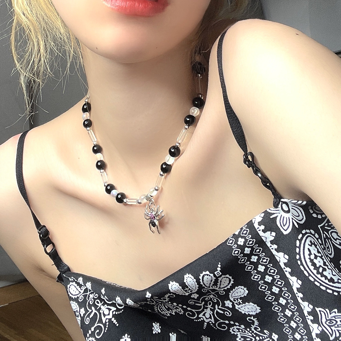Gothic Vintage Y2K Red Glass H - Men'S Accessories In The 90S recension och pris